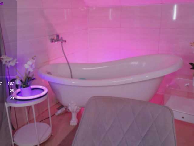 adet1a live cam on BongaCams
