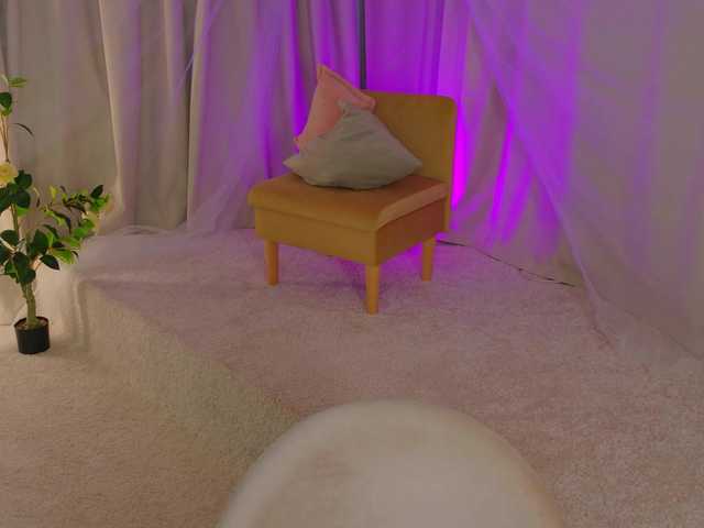 adet1a live cam on BongaCams