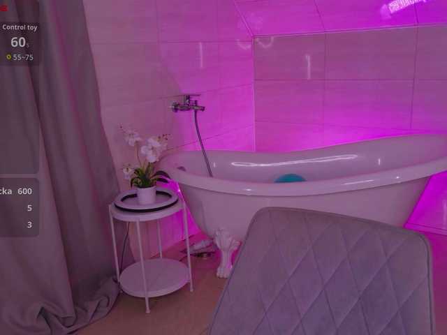 adet1a live cam on BongaCams