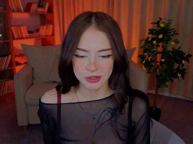 Модель: Adetta