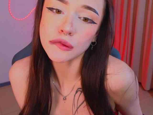 Модель: Adetta