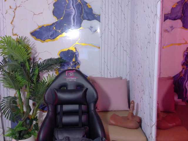 Lexy-tay live webcam show
