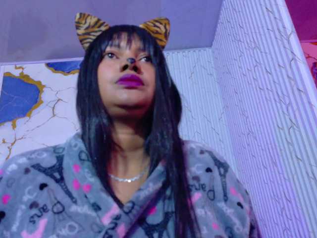 Lexy-tay live webcam show