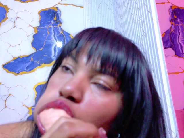 Lexy-tay live webcam show