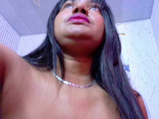 Lexy-tay live webcam show