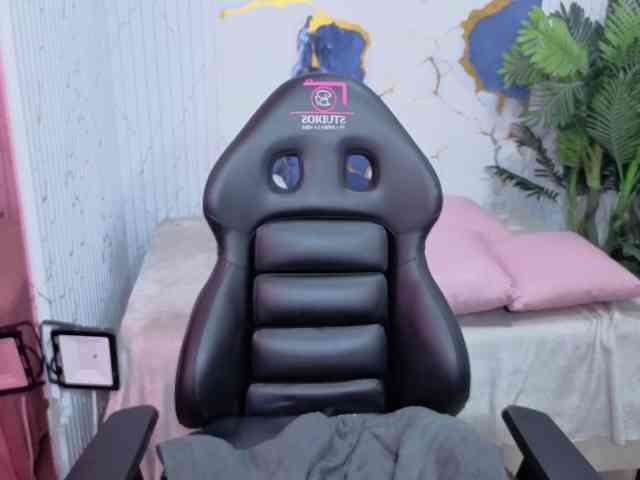 Lexy-tay webcam