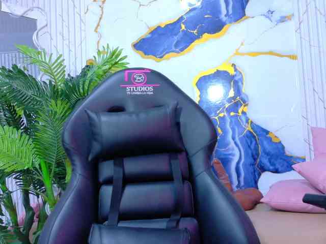 Lexy-tay webcam