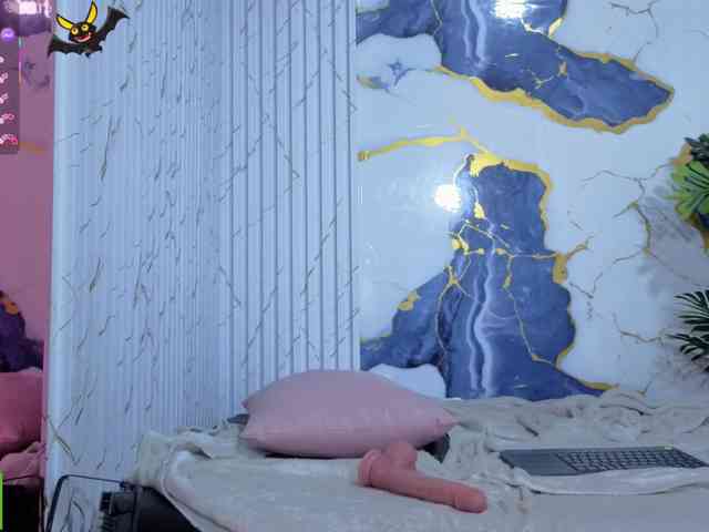 Lexy-tay webcam