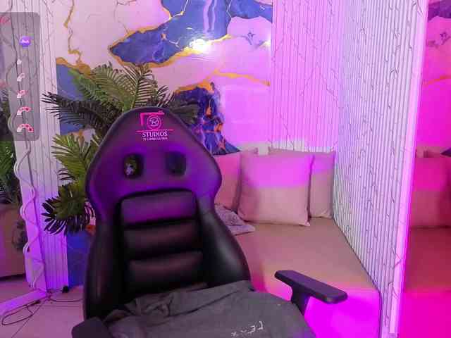 Lexy-tay webcam