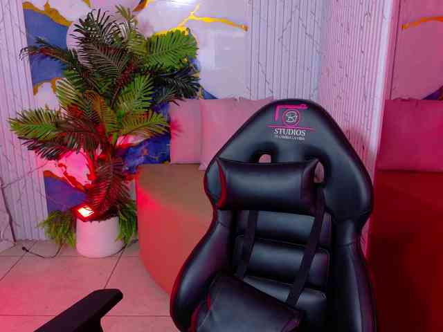 Lexy-tay webcam