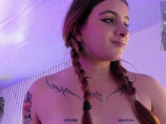 Naomy-tay1 live webcam show