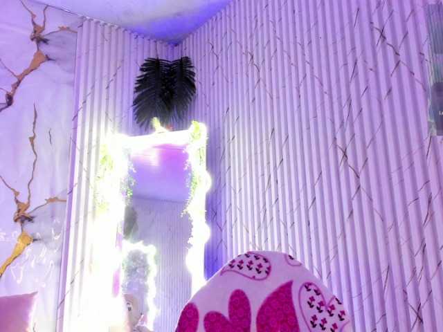 Naomy-tay1 live webcam show