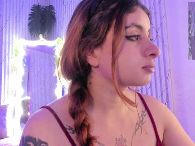 Naomy-tay1 live cam on BongaCams