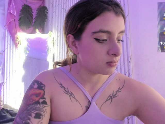Naomy-tay1 live cam on BongaCams