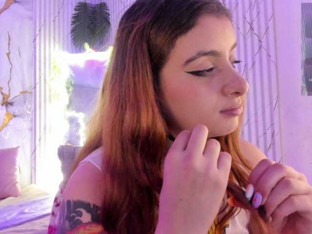 Naomy-tay1 live webcam show