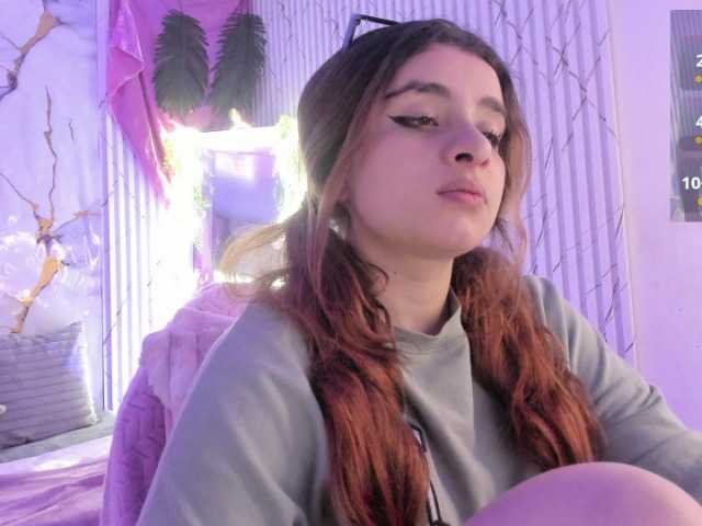 Naomy-tay1 live cam preview