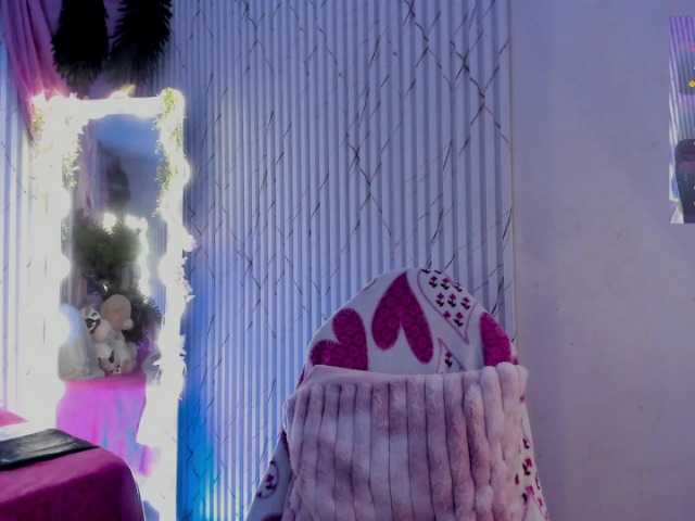 Naomy-tay1, live now on BongaCams