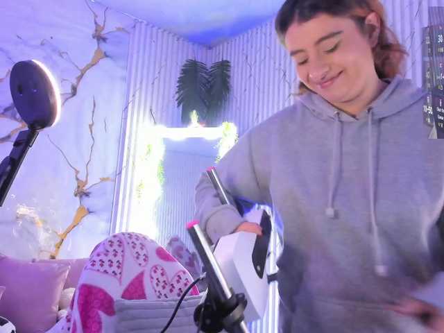 Naomy-tay1 live cam on BongaCams