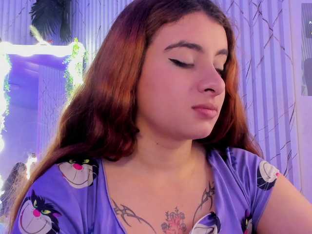 Naomy-tay1's BongaCams show and profile