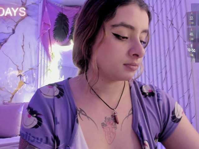 Naomy-tay1 live cam on BongaCams