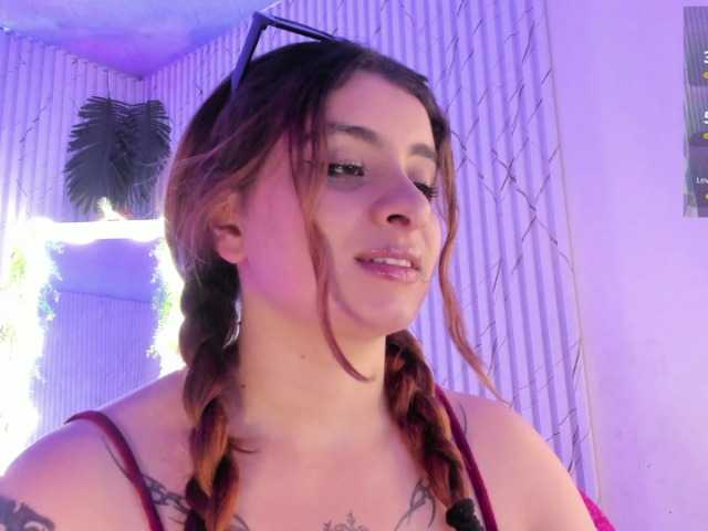Naomy-tay1 live cam on BongaCams