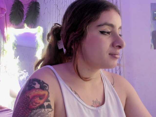 Naomy-tay1 live cam on BongaCams
