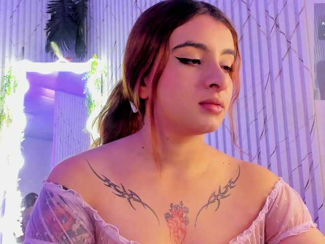 Naomy-tay1's BongaCams show and profile