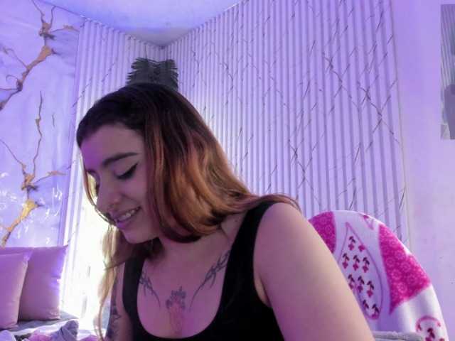 Naomy-tay1 live cam on BongaCams
