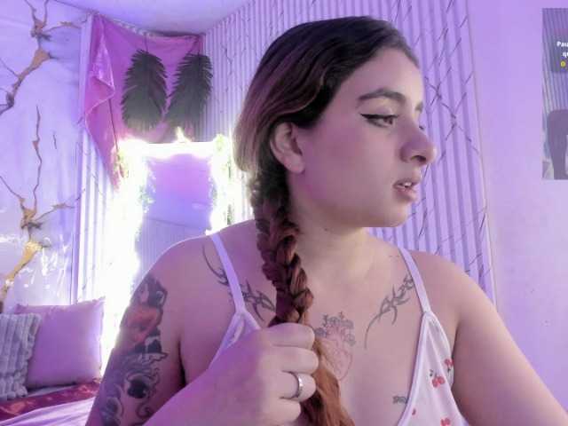 Naomy-tay1 live cam on BongaCams