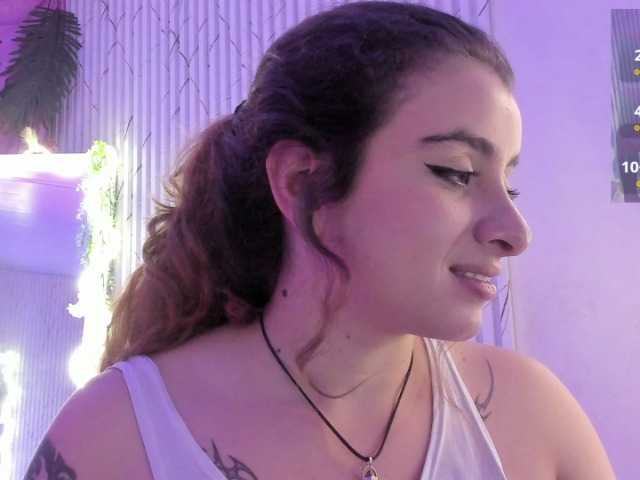Naomy-tay1 live cam on BongaCams