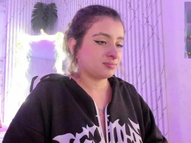 Naomy-tay1 live cam on BongaCams