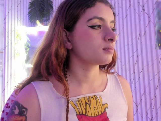 Naomy-tay1 live webcam show