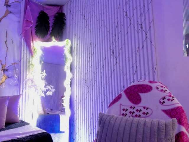 Naomy-tay1 live cam on BongaCams