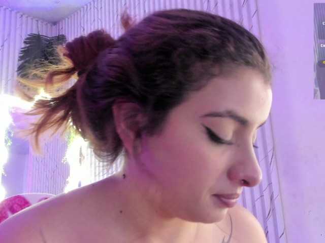 Naomy-tay1 live cam on BongaCams