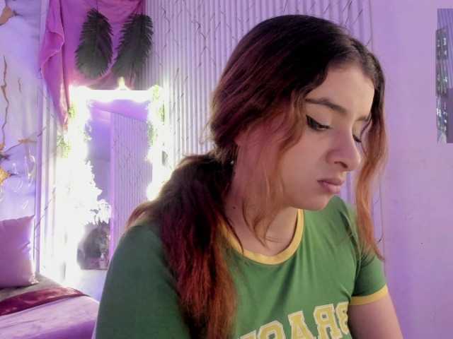 Naomy-tay1 live cam