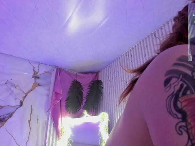 Naomy-tay1 live cam on BongaCams