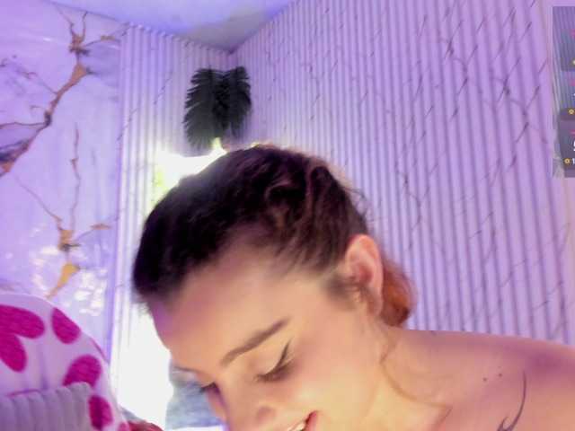 Naomy-tay1 live cam on BongaCams