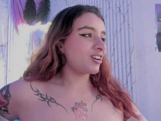 Naomy-tay1, live now on BongaCams