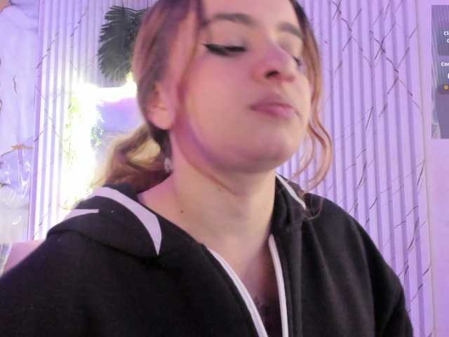 Naomy-tay1 live cam on BongaCams
