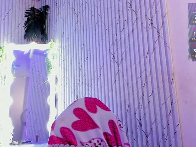 Naomy-tay1's BongaCams show and profile