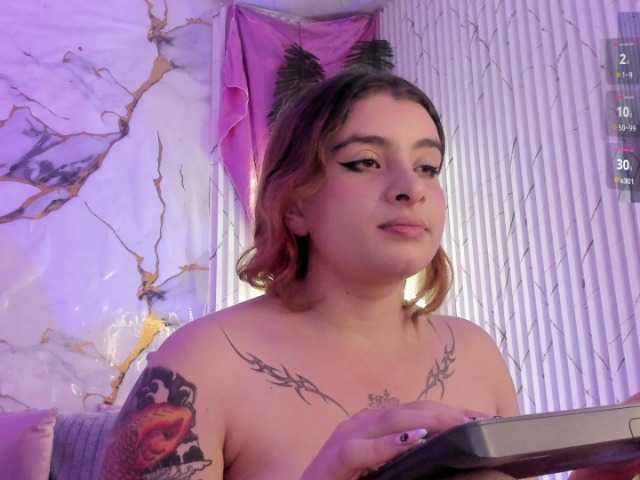 Naomy-tay1 live cam on BongaCams