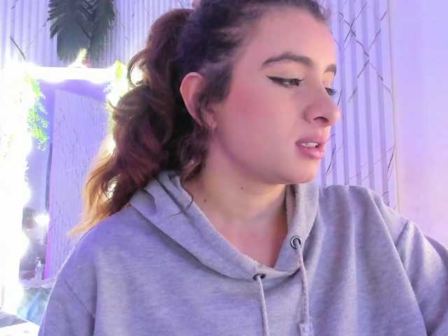 Naomy-tay1 live cam on BongaCams