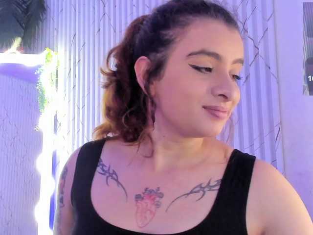 Naomy-tay1 live cam on BongaCams