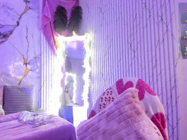 Naomy-tay1 live cam on BongaCams