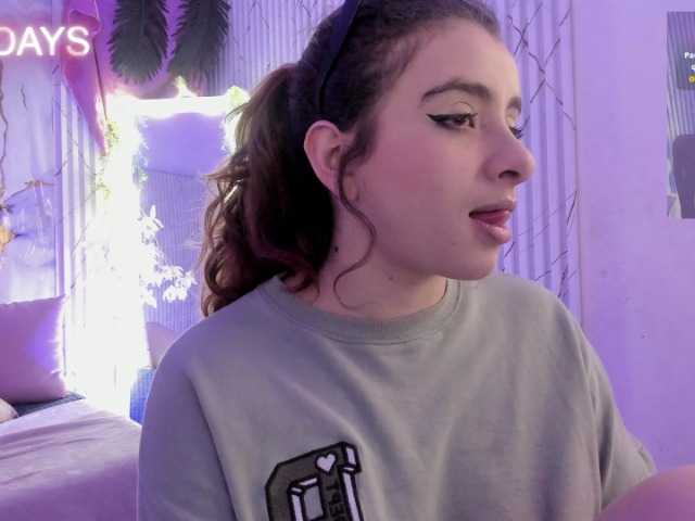 Naomy-tay1 live cam on BongaCams