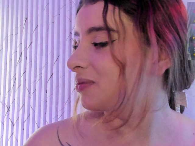 Naomy-tay1 live cam on BongaCams