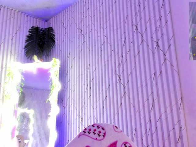 Naomy-tay1 live webcam show