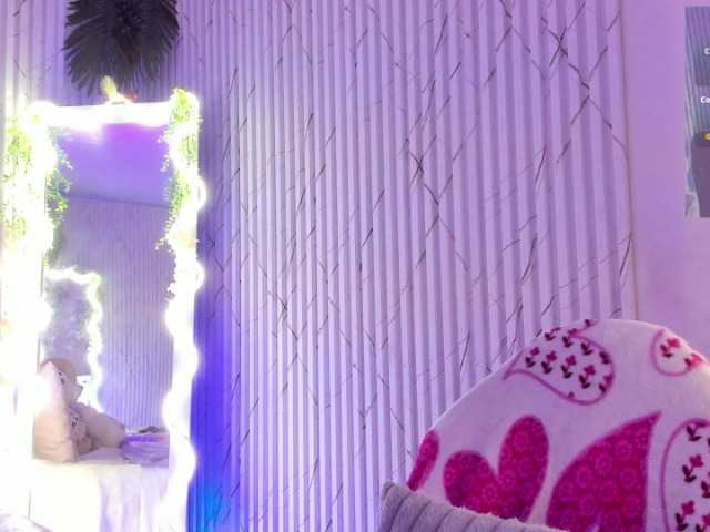 Naomy-tay1 live webcam show