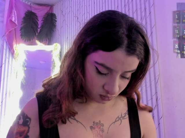 Naomy-tay1 live cam on BongaCams