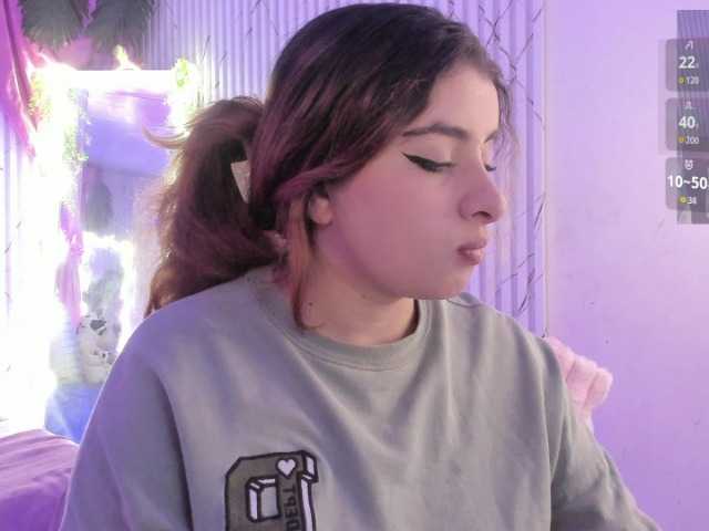 Naomy-tay1 live cam preview